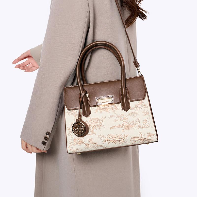 Versatile Portable Fashion Women'S Shoulder Messenger Bag Big Bag Summer