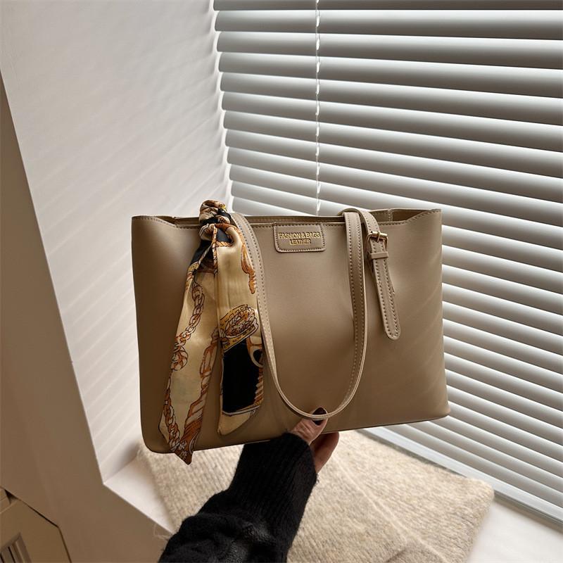 Borsa Tote Elegante di Grande Capacità per Donna in Colori Raffinati per il Lavoro e l'Uso Quotidiano