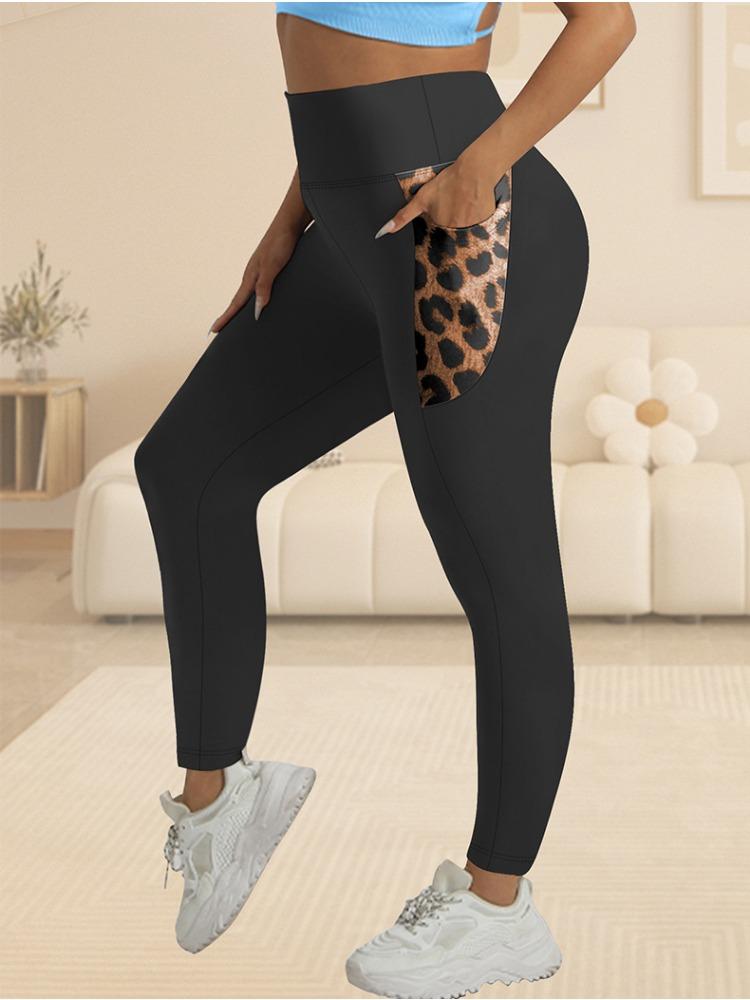 Plus Size Yoga Pants with Leopard Print High-waisted Sexy Running Sports Tight-fitting Pants for Women with Butt-lifting Sweat-wicking Base Layers.