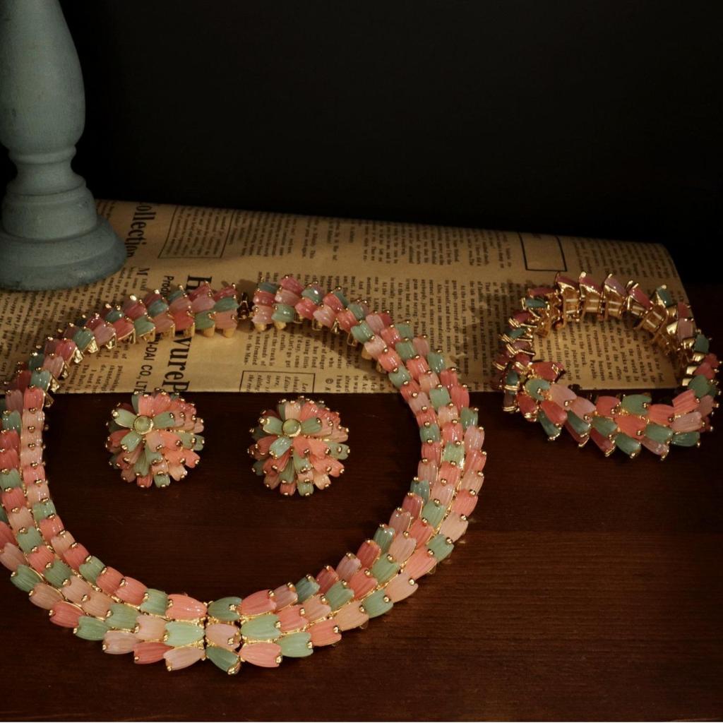 Fresh Floral Jewelry Set: Colorful Necklace, Bracelet & Earrings