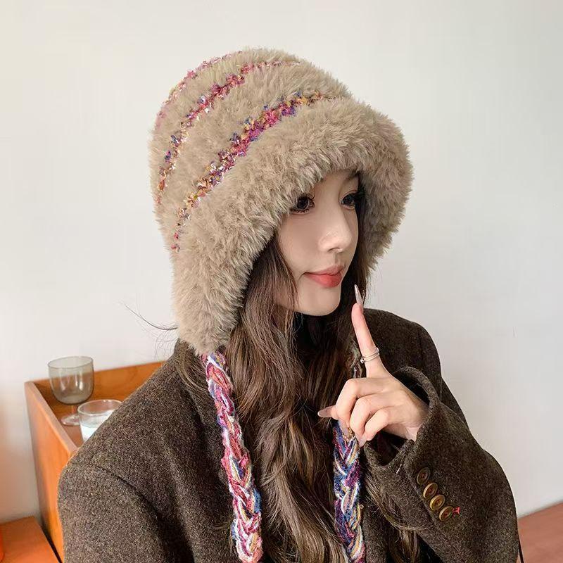 Korean style cute woolen hat for women, warm knitted hat with straps and ear flaps, popular outdoor beanie for autumn and winter.