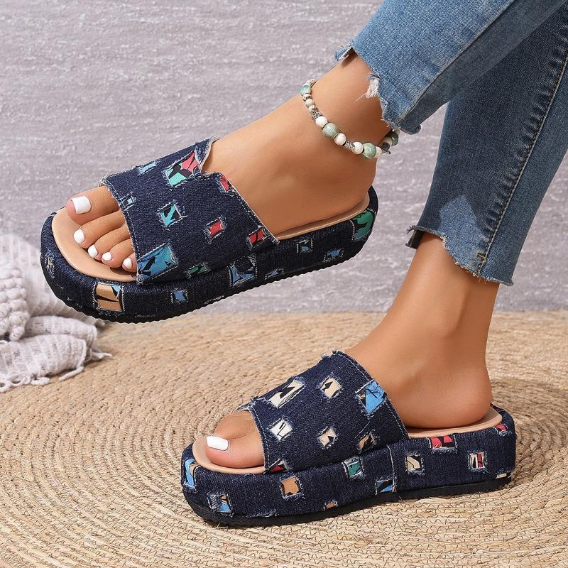 New one-word drag pattern versatile thick bottom heightening outer wear casual seaside vacation cool slippers women's tide