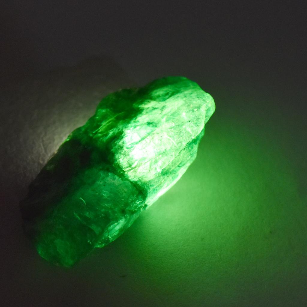 9999 Ct Natural Emerald Green Huge Size Uncut Rough Lot CERTIFIED Loose Gemstone