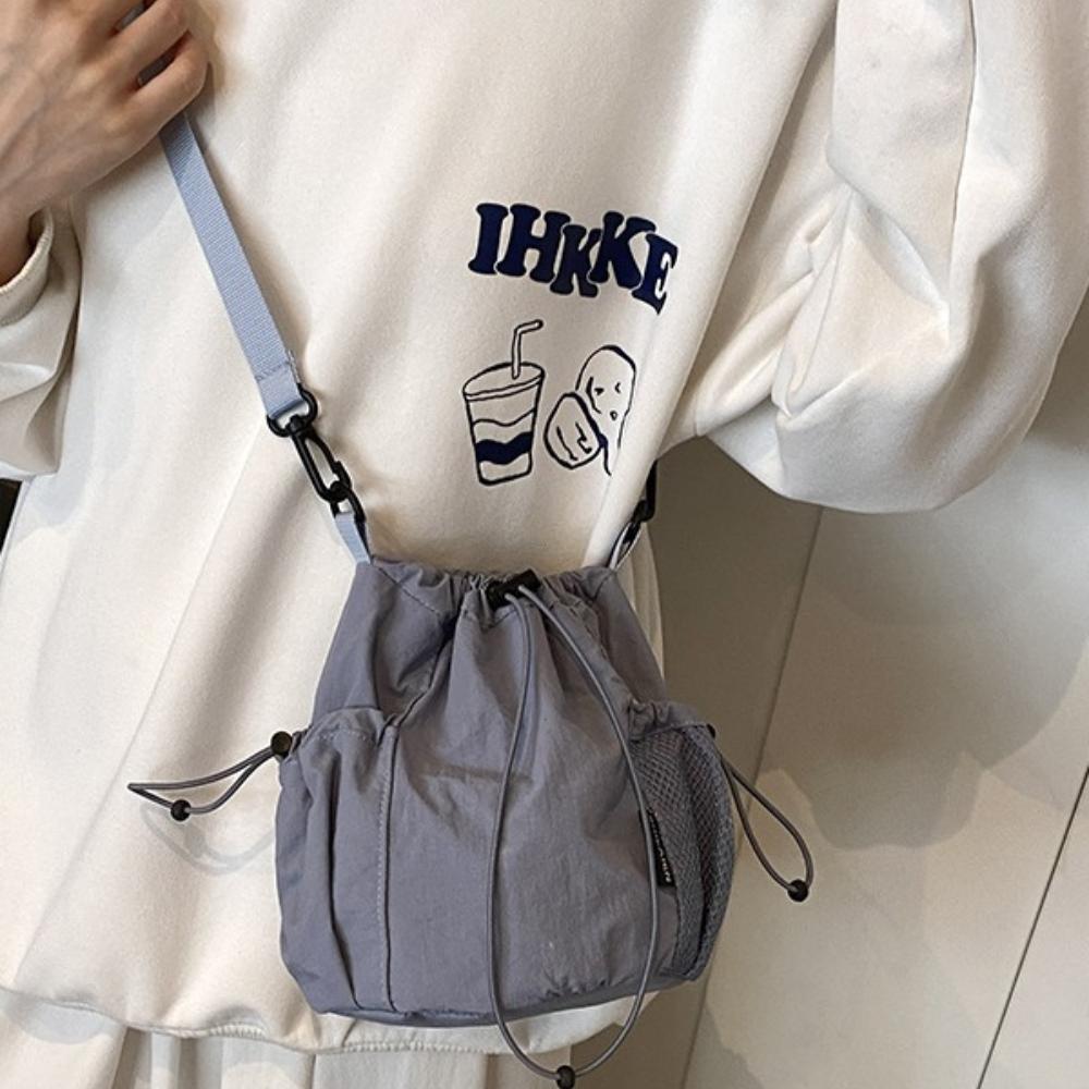 European and American Ins Style Water-repellent Nylon Cloth Bag for Women New Simple Versatile Bucket Bag Fashion Niche Handbags