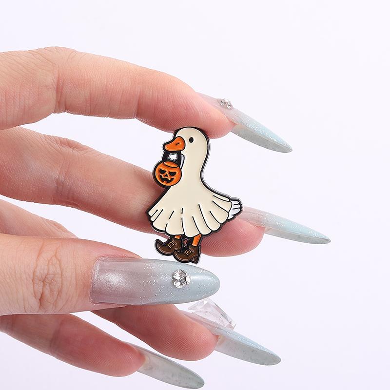 Halloween Witch Duck Enamel Pins Custom Jack-o'-lantern Brooches Lapel Badges Clothes Punk Jewelry Gift for Kids Friends