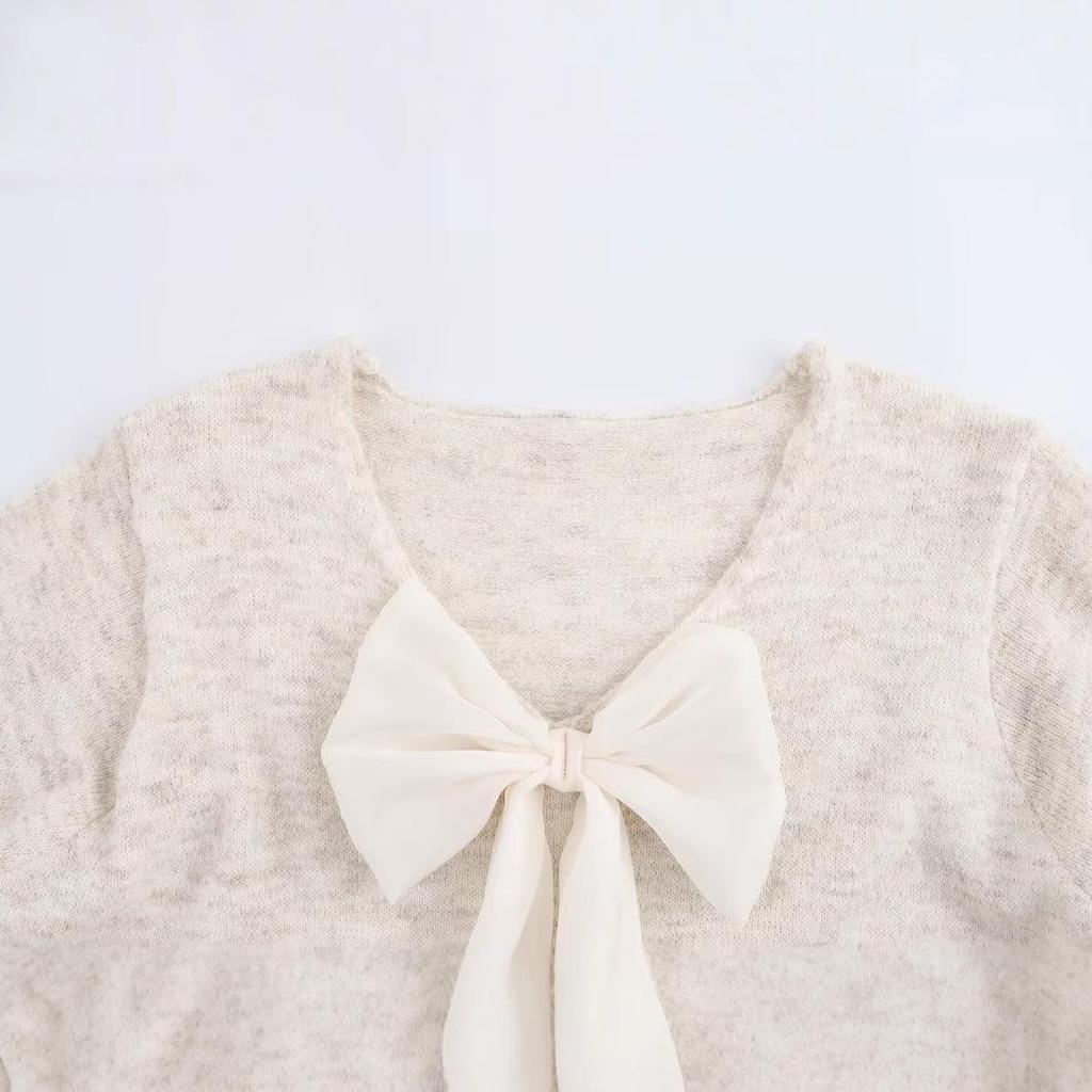 2025 Spring Women's Lace Trim V-Neck Reversible Knitted Pullover Sweater - Euro-American Style Fashion