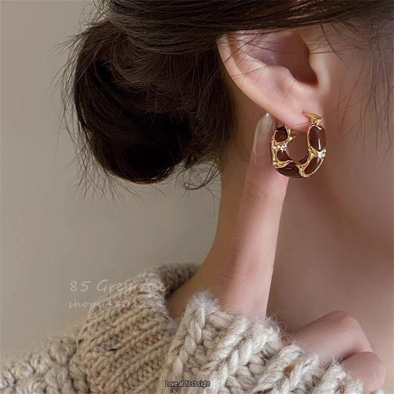 Autumn & Winter Tiger's Eye Ear Cuffs: Retro, Versatile Luxury Jewelry for Women