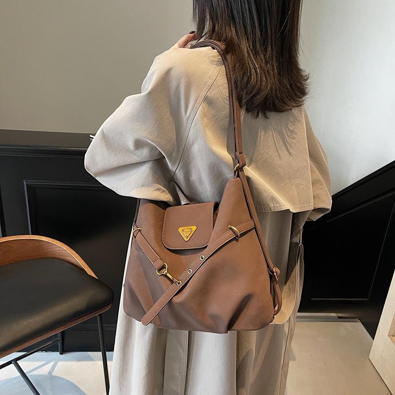 Retro underarm bag women's 2025 new backpack, high-end commuting large-capacity tote bag