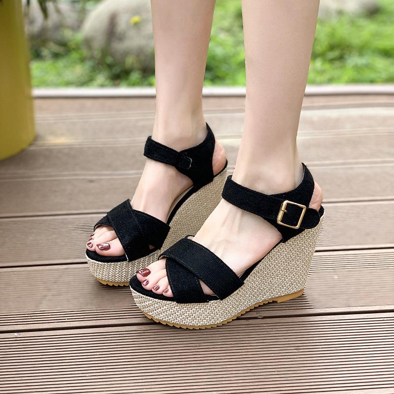 

2025 summer new vacation wind slope heel heel muffin sandals women s summer new straw waterproof table T-button 35 чёрный