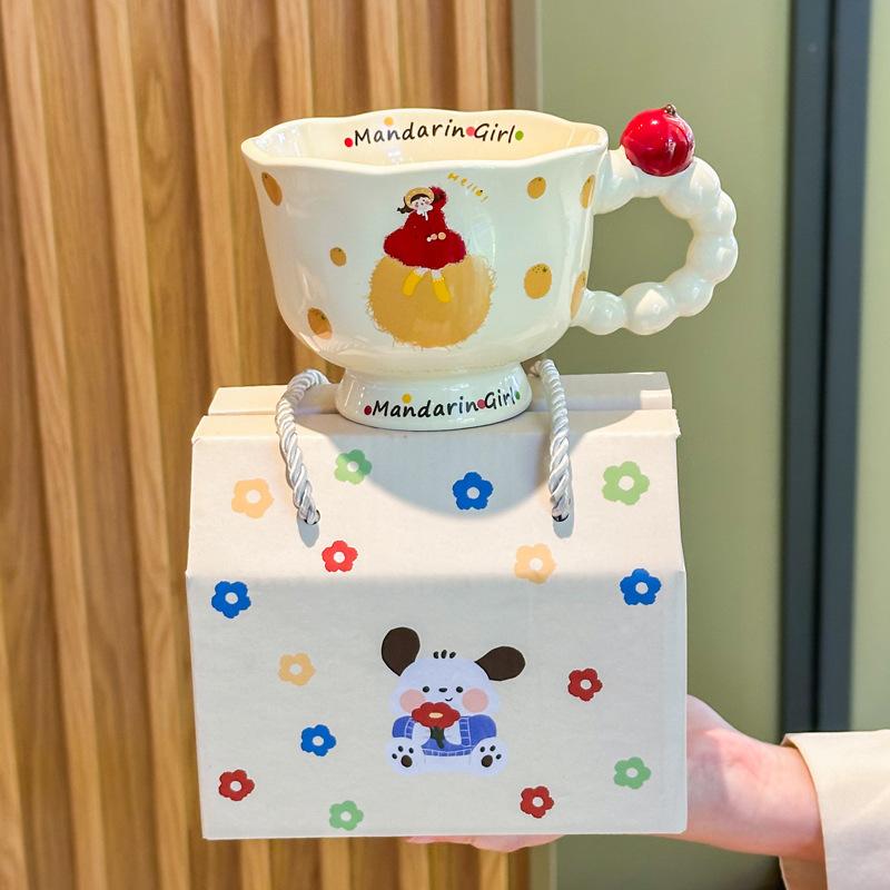 Send a birthday gift to a girlfriend, a cute cherry girl ceramic mug, a girl's souvenir gift box, and a graduation gift.