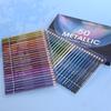 Nuovo Set di 50 Matite Colorate Book Fan 50 Metalliche e Grigio Morandi