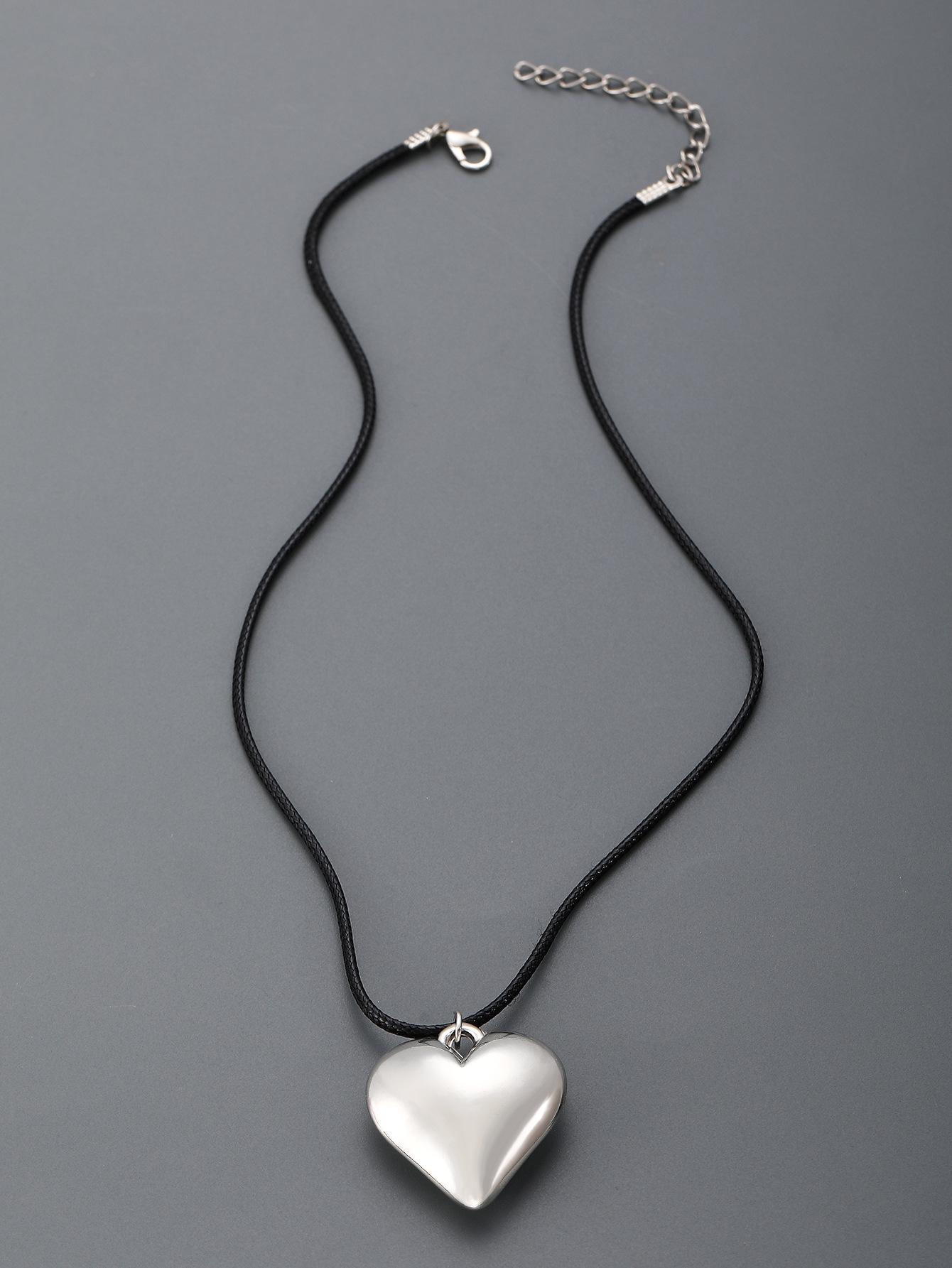 

Перебільшене намисто з перлів у формі серця з нерегулярним порожнистим дизайном для жінок