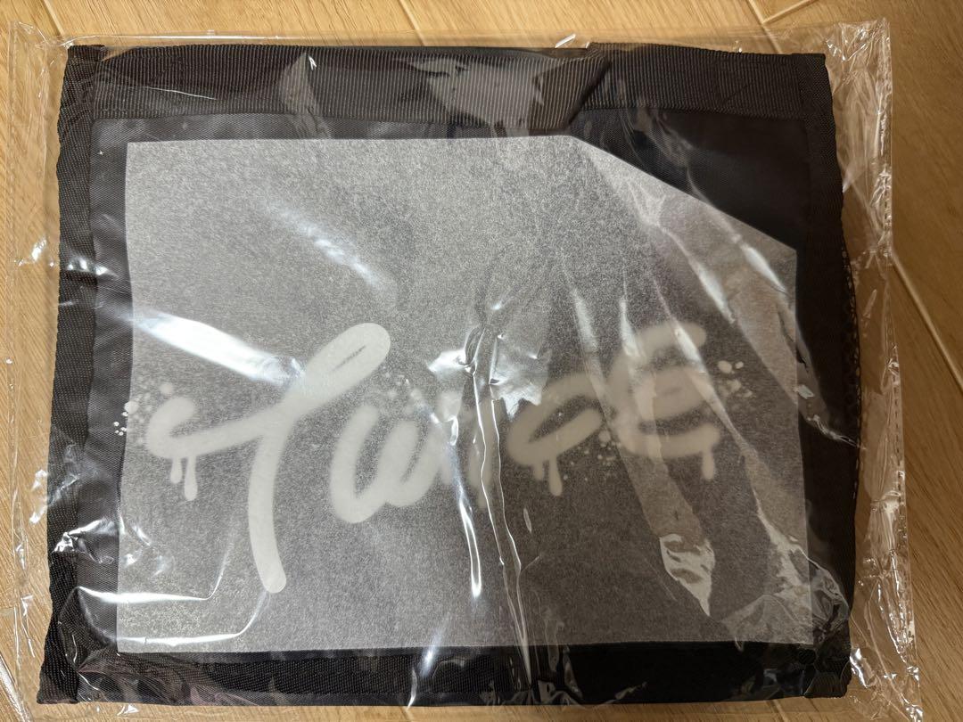 

[USED] TWICE travel pouch with bonus