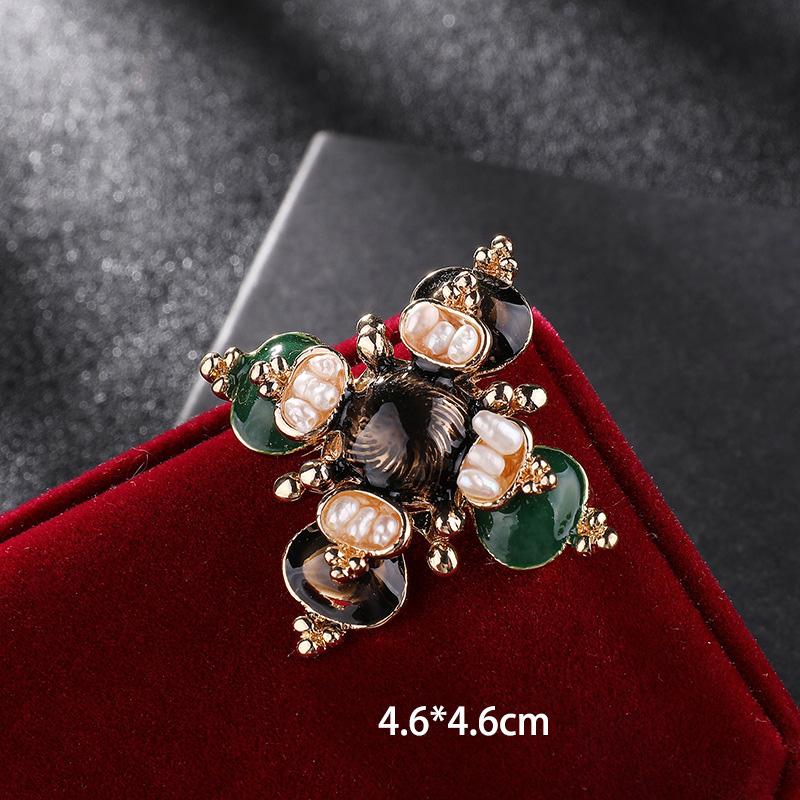 Vintage Palace Sun God Brooch Starry Sky Cloud Enamel Brooches Milky Way Series Accessory Pin Brooches Woman Party