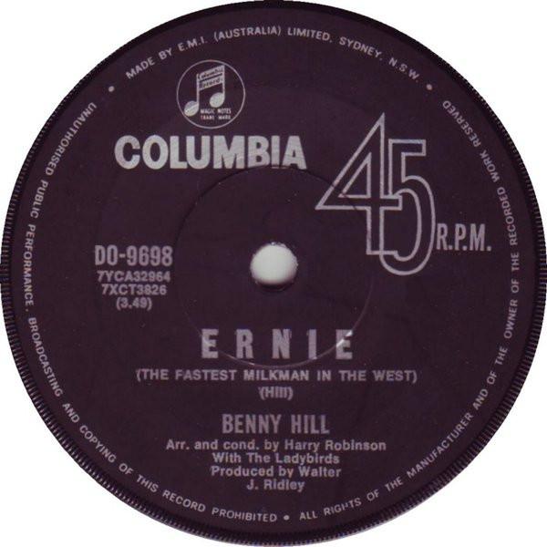 

7inch Record BENNY HILL Ernie The Fastest Milkman In The W DO9698 Columbia 1971 Australia Pop Used