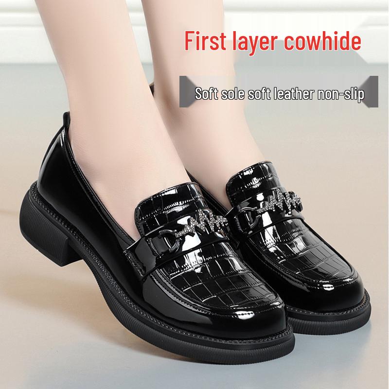 

Женские лоферы Yi erkang из лакированной кожи на массивном каблуке в британском стиле - Коллекция Весна 2025 35