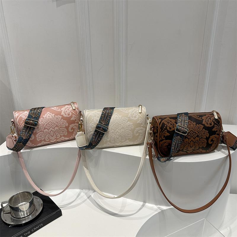 Chinese Style Women's Shoulder Messenger Bag, High-end Texture Temperament, Arm Bag, Retro Women's Pillow Bag.