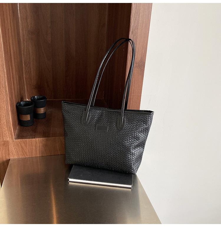 Fashion Sense Retro Large Capacity Woven Pattern  New Casual Fashion Casual Simple Tote Shoulder Bag