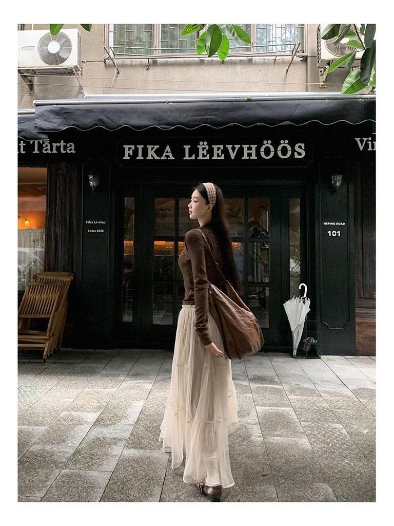 Women's Slim Fit Solid Color Long-Sleeve T-Shirt - Stylish Autumn Casual Top