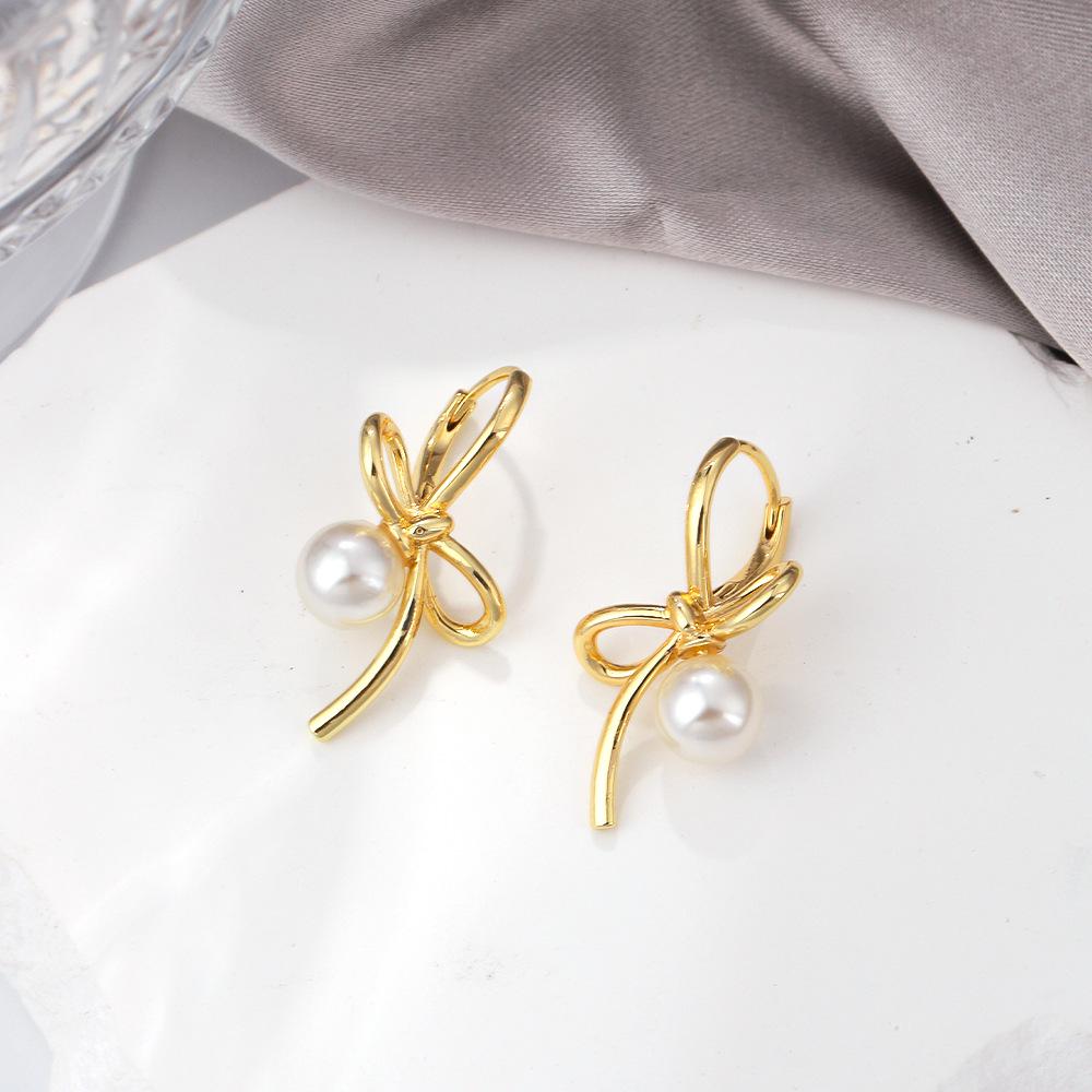 

Luxury Women s Zircon Pearl Earrings – Stylish Pendant Dangles for All Face Shapes