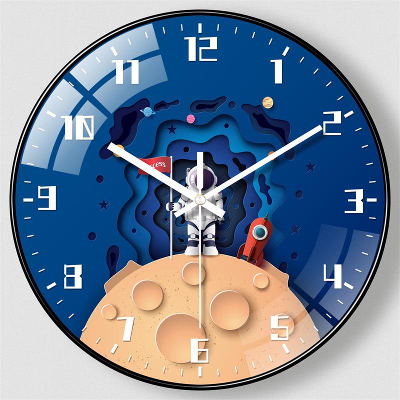 Creative Astronaut Children's Silent Wall Clock: Ideal for Bedrooms & Living Rooms