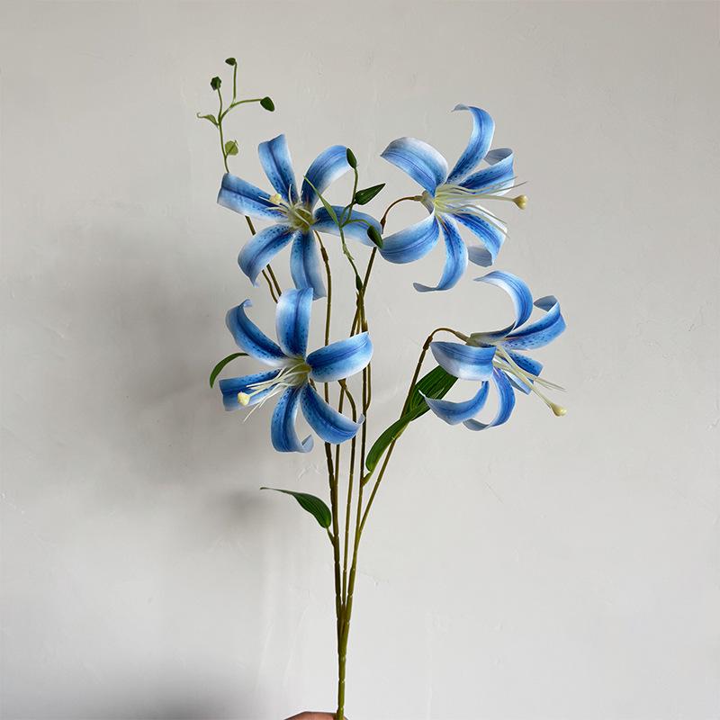 

Lifelike 3D Lily Flower Arrangement for Home & Wedding Decor синий