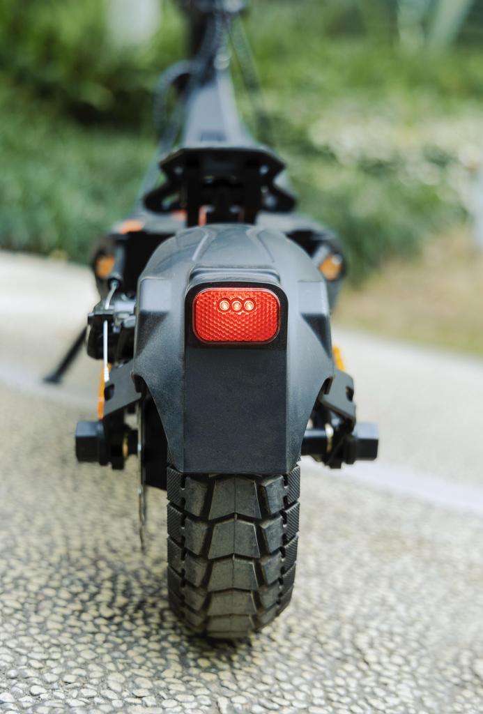 KuKirin G2 Master High-Performance E-Scooter, 60km/h, Dual Motor 2*1000W, Dual Suspension, 20.8Ah Battery, IP54 Waterproof