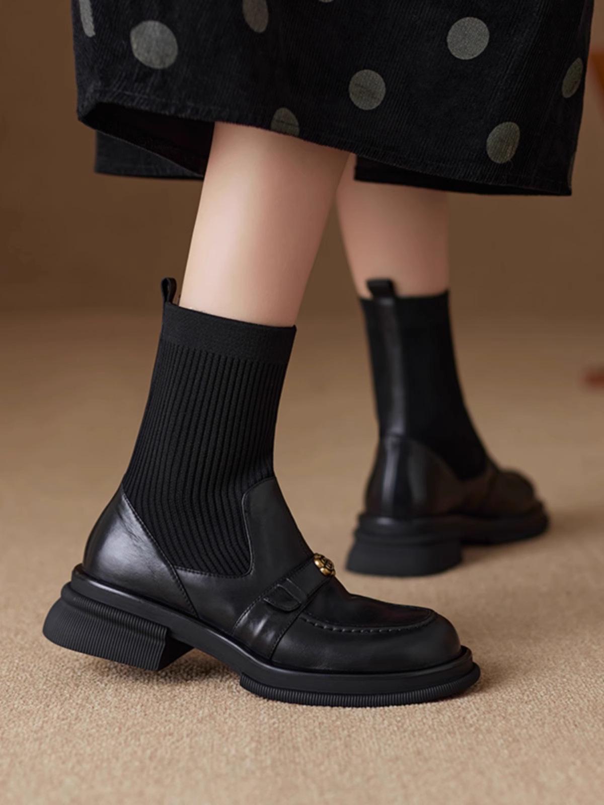 

Ретро мягкая кожа супер удобные в носке толстоподошвенные на среднем каблуке короткие ботинки для женской коллекции осень-зима 2025, новые с круглым носком, на толстом каблуке, вязаные 35