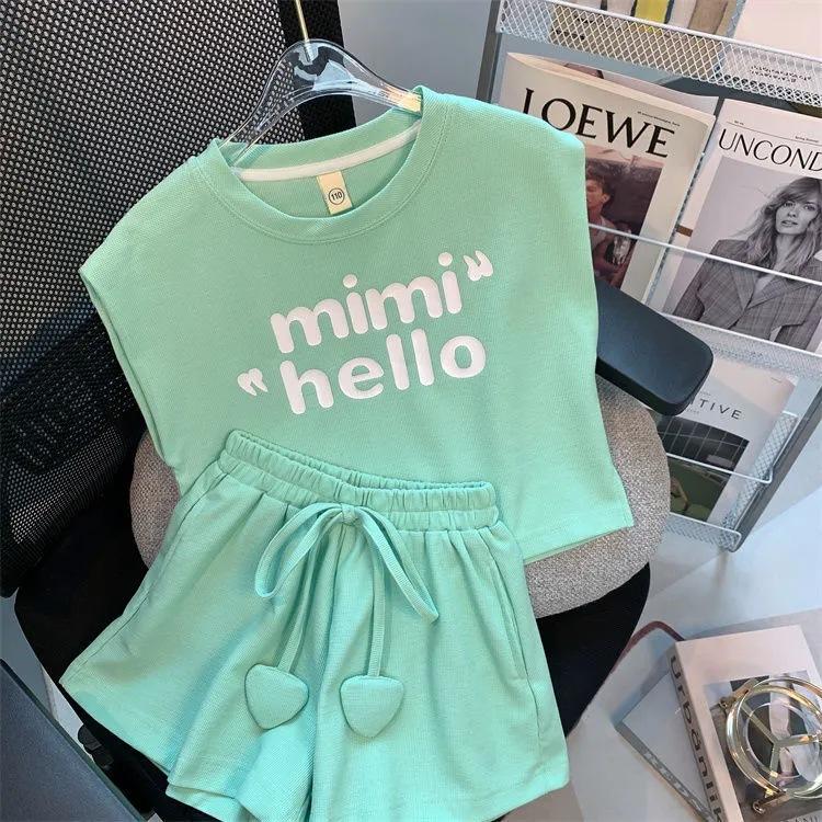 

Girls Fashionable Sleeveless Sports Suit: Korean Style Two-Piece with Wide-Leg Shorts for Large and Middle-Size Children 170cm