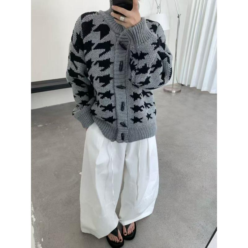 

Вязаный кардиган с высоким воротом и застежкой на роговые пуговицы в ретро-стиле, женская одежда, осень-зима, новый свободный ленивый свитер-жакет для женщин One size серый