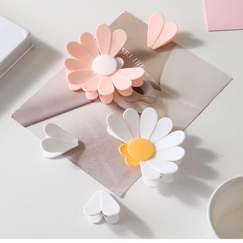 Flower Magnetic Clip Creative Kitchen Gadget Multifunctional Snack Sealer Food Storage Unique Petal Clip Cute Home Fridge Magnet