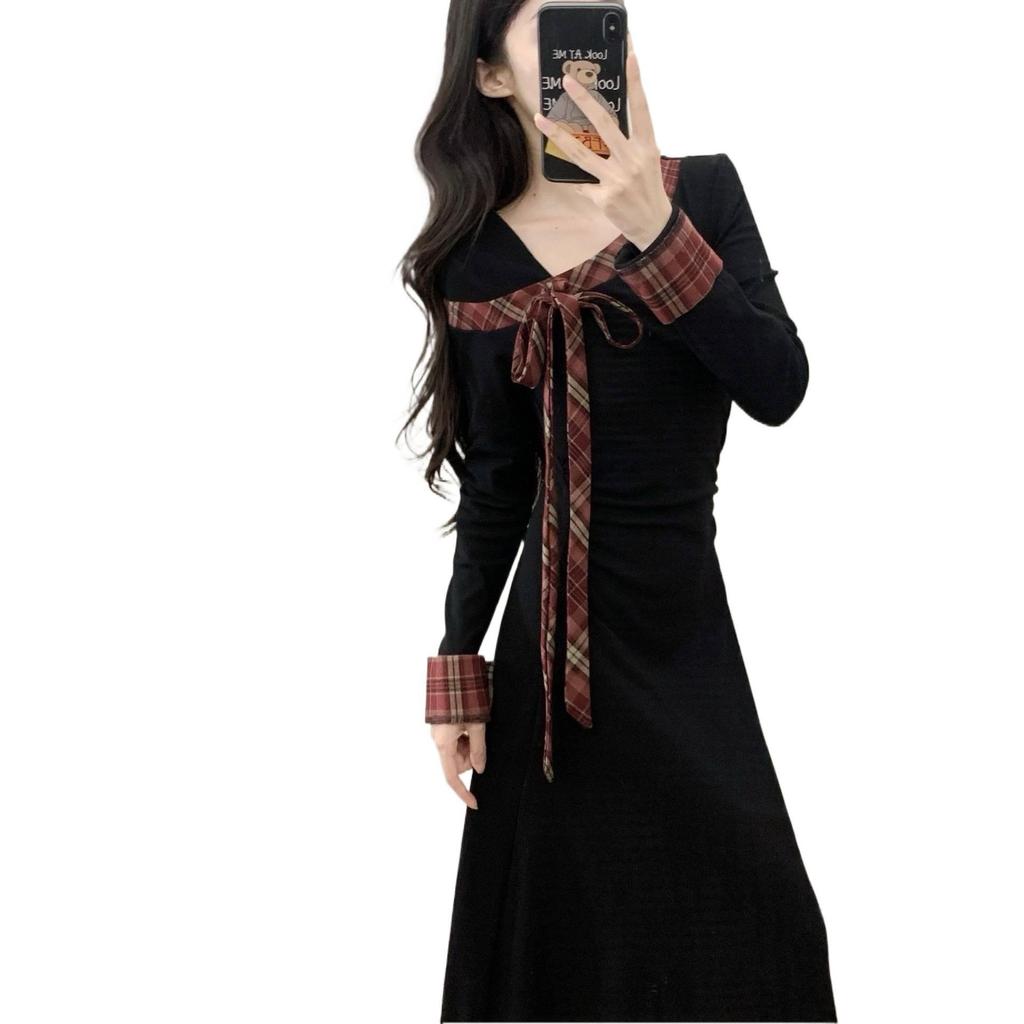 French Hepburn Style Little Black Dress - Bow Long Sleeve, Tummy Concealing, Slimming Mid-Length Ladies' Dress for Spring 2026.