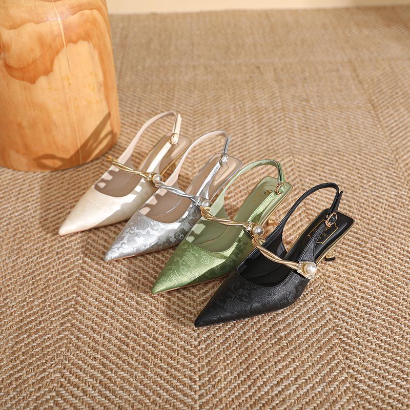 New Chinese Style High Heel Women's Shoes with Pearl Strap - Fashionable and Trendy
