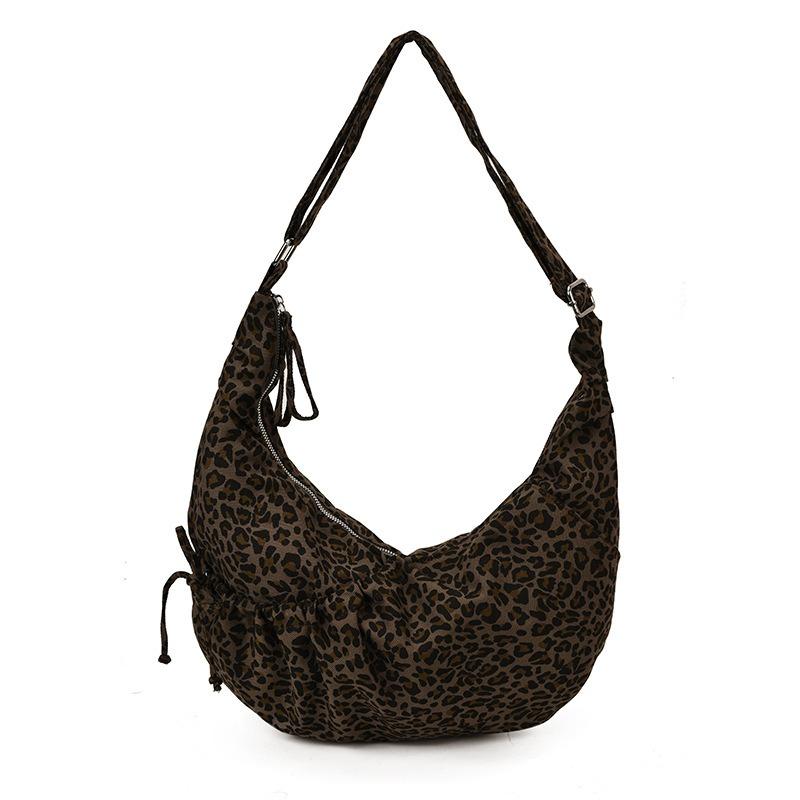 Winter new casual lazy leopard print tote bag women's student class versatile commuter messenger bag
