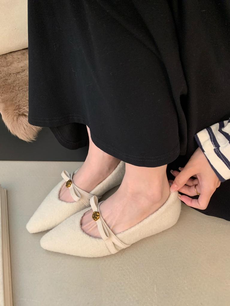 2025 autumn new pointed head with bow inner height commuting temperament women's single shoes