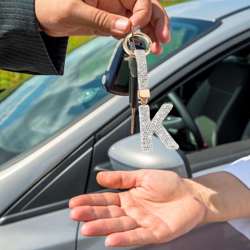 1PC Keychains Ideal Gift Letter Design Bling Key Ring Accessory Full Rhinestone Design Lucky Pendant 26 Alphabet Letters