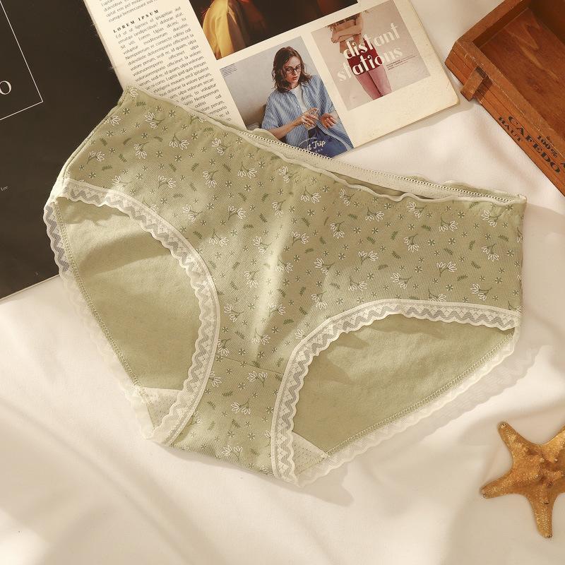 Women's Mid-Waist Lace Cotton Underwear: Japanese & Korean Style, Simple & Sexy, Comfortable & Breathable.