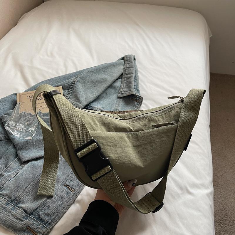 Shoulder Bag Women's Summer Messenger Bag Underarm Bag 2025 New Fashionable Versatile Japanese Crescent Bag Lightweight Dumpling Bag