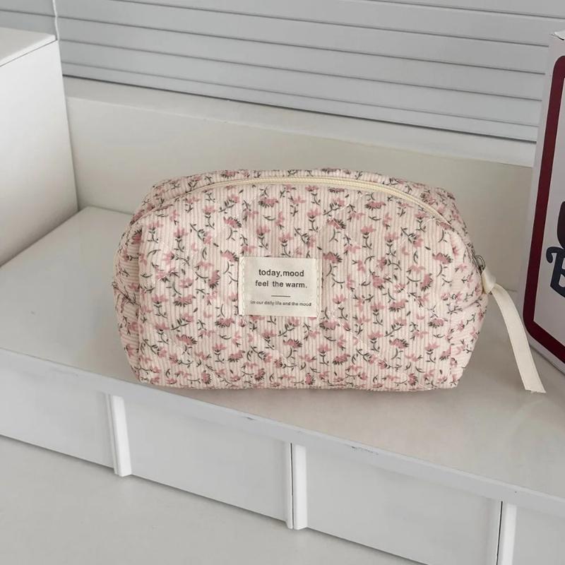 Retro Women's Floral Print Cosmetic Bag Handbag Travel Organizer Cosmetic Storage Bag Large Capacity Quilted Bag Portable Toiletries Storage Bag
