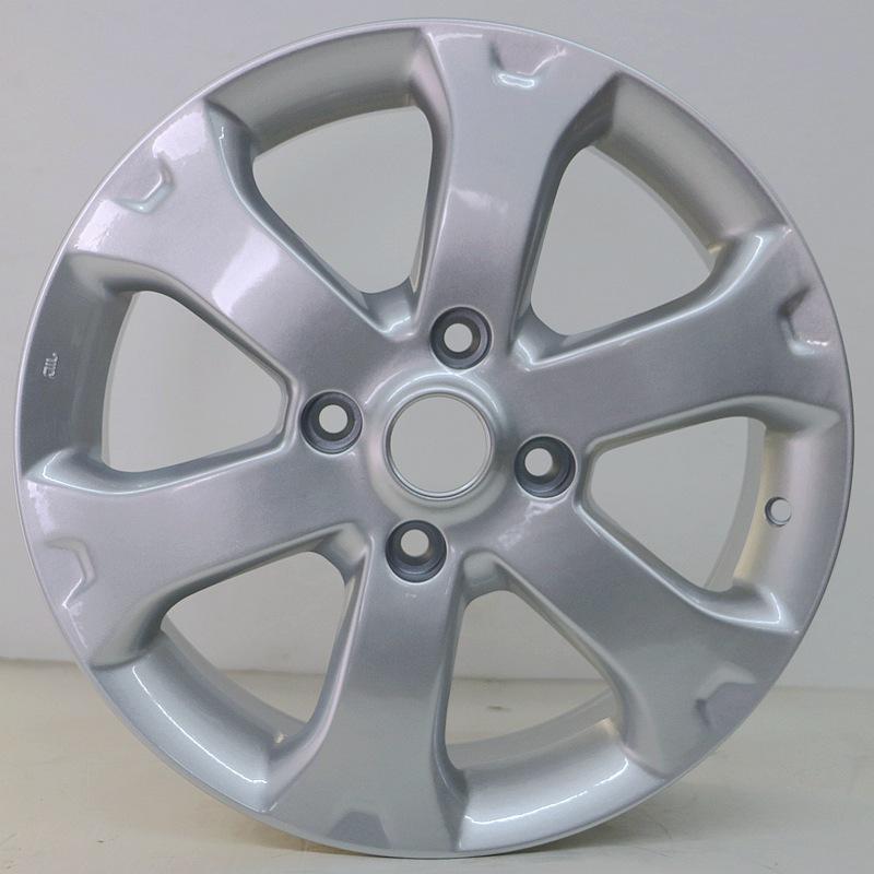 Compatible with March, Livina, Sunny: 14, 15, 16-inch aluminum alloy rims, tires, and spares.