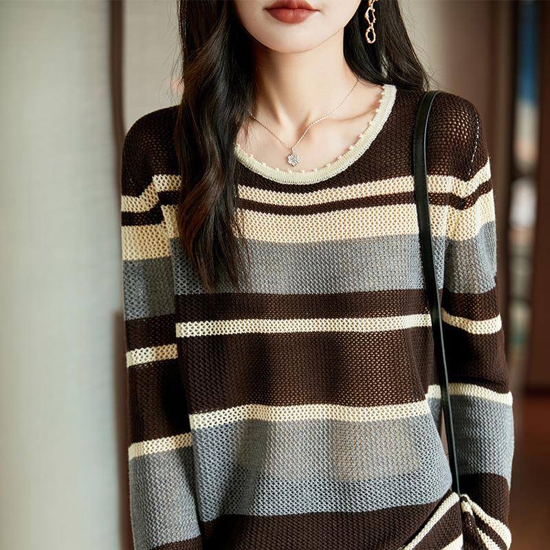 

Новый весенне-осенний полосатый вязаный свитер с круглым вырезом и вырезами в стиле колор-блок излучает высококлассный, свободный и непринужденный стиль. XL кофейный