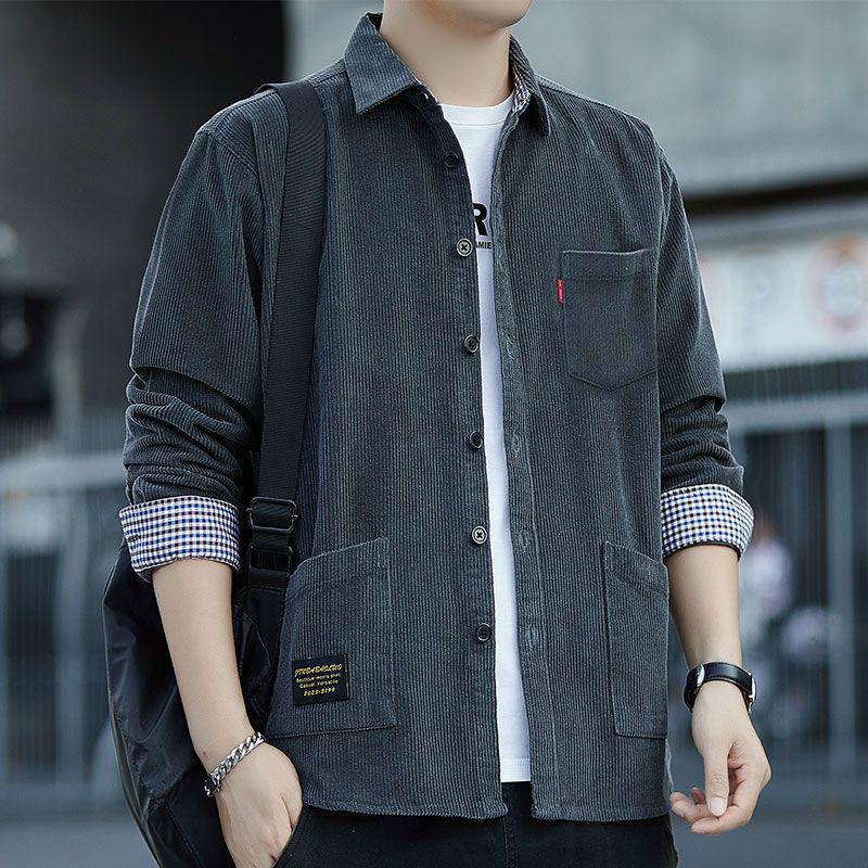 Men's Corduroy Warm Shirt: Velvet-Lined, Multi-Pocket, Long Sleeve Casual Workwear for Autumn/Winter.