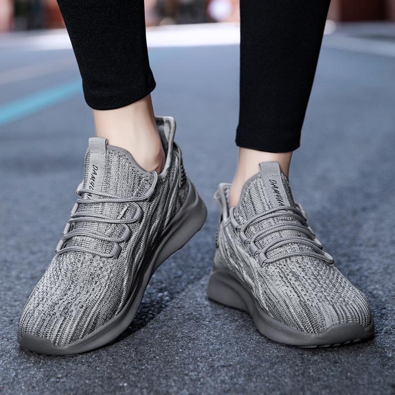 Fujeak Men Casual Shoes Fashion Breathable Walking Mesh Flat Shoes Unsex Running Sports Shoes Couple Footwear Women Sneakers