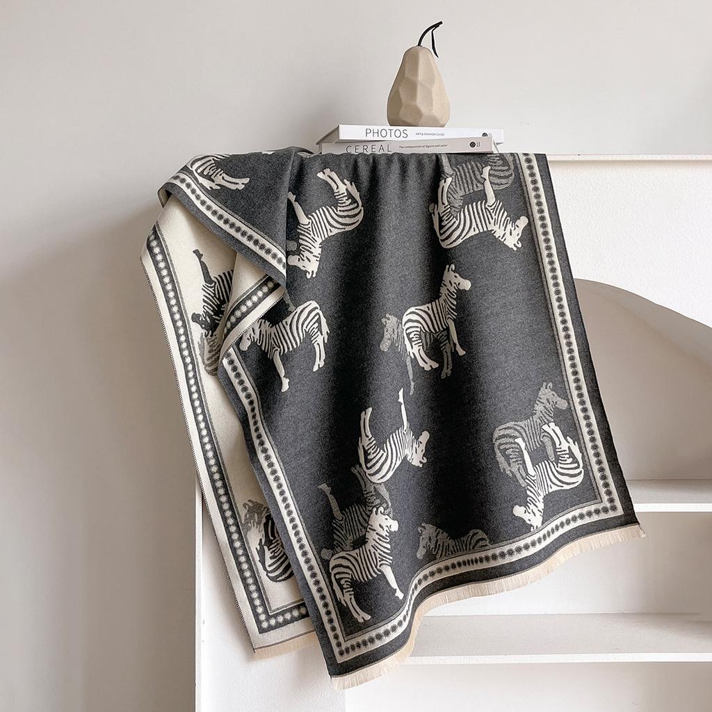 Luxury Women Colorful Bee Animals Pattern Shawl Pashmina Keep Warm Autumn Winter Scarf For Mujer Femme Stylish Accessory Bufanda