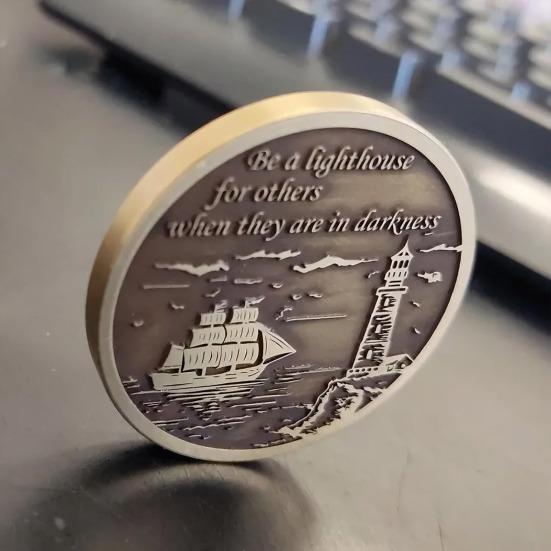 1/2Pcs Guiding Light Compass Coin Inspirational Challenge Coin with Lighthouse