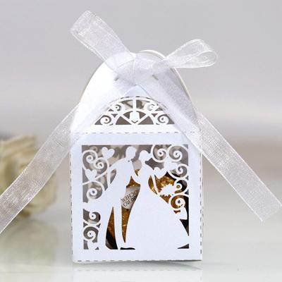 30 50PCS/llot  Lase Cut Bride Groom Wedding Sweets Candy BOX Guests Gift Boxes Paper Packaging Baby Shower Chocolate Cookie Box