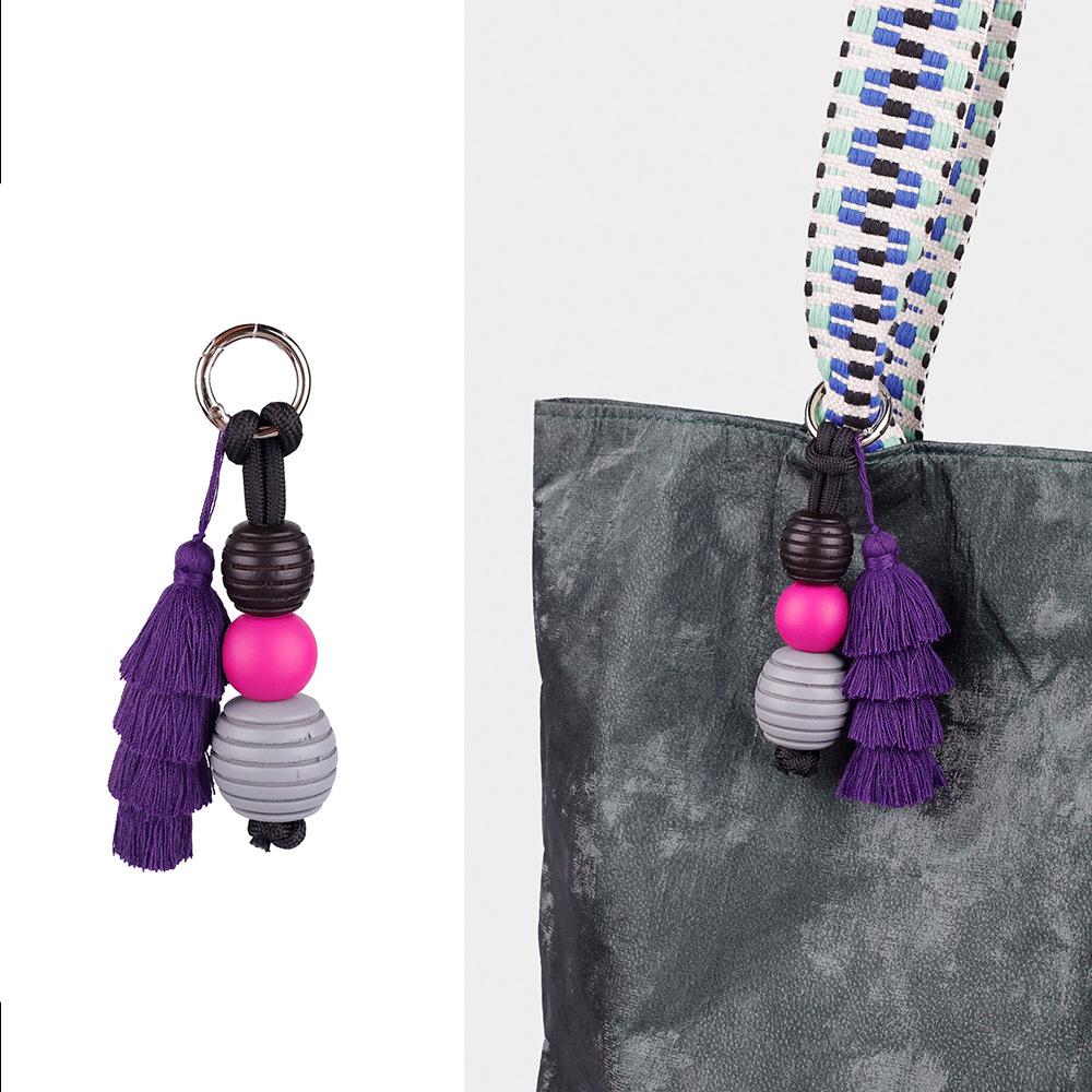 

Высококлассный подвес для сумки с милым шариком и дофаминовой кисточкой, фиксированный аксессуар для ключей, универсальная креативная модная серия фиолетовый