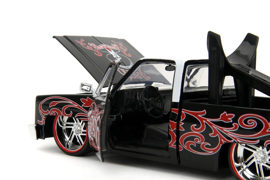 Jada Toys Hollywood Rides Scale Diecast 1985 Chevrolet C10 Tapatio Man Figure Opening Detailed Interior Rubber Tires Day of the Dead Theme For Ages 8
