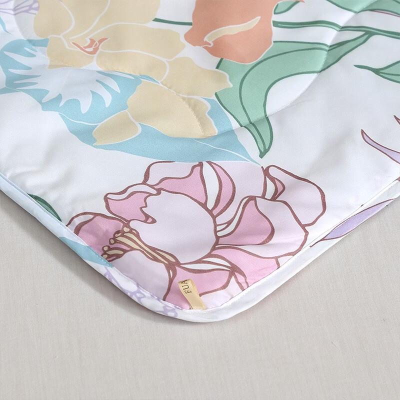 FUANNA All-Season Brushed Microfiber Seven-Hole Fiber Quilt