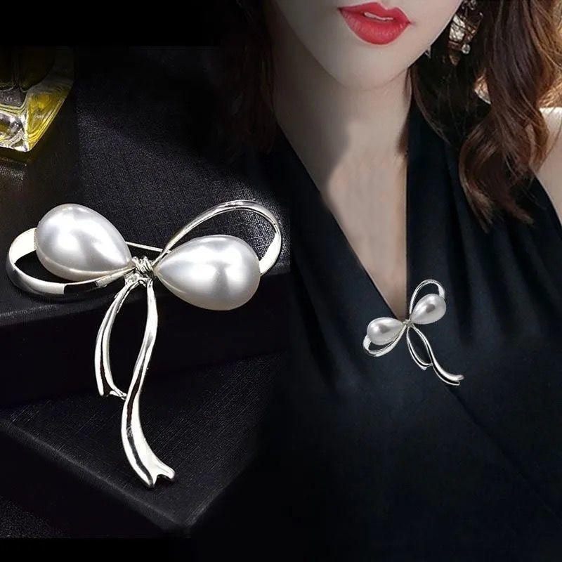 Elegant Pearl Bow Brooch: High-End Women's Corsage, Neckline Pin, and Cardigan Accessory.